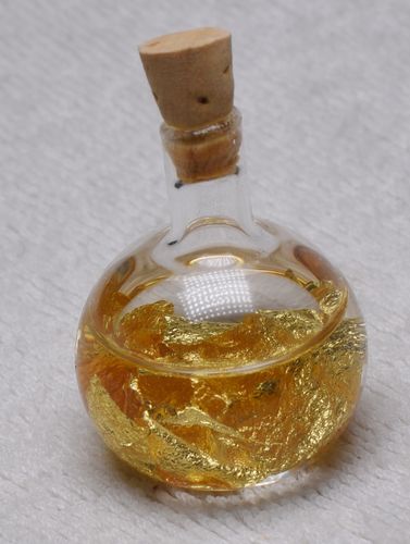 Blattgold in Flasche
