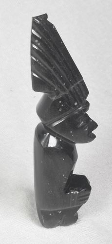 Figur aus Gold-Obsidian